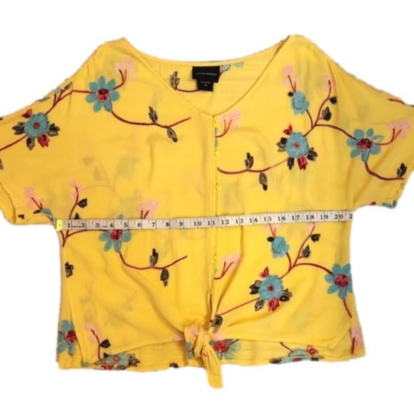 WOMENS LIV Los Angeles yellow floral boho embroidered tie button up top size M. - Picture 16 of 16
